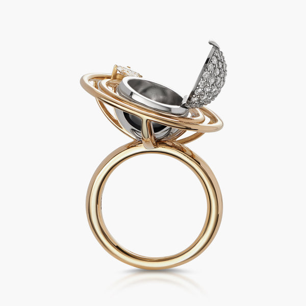 Mono Paperclip earring in white gold