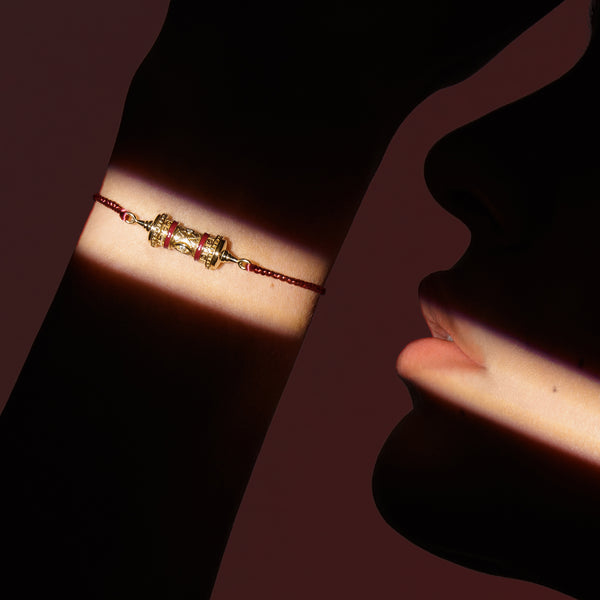 Mono Paperclip earring in white gold