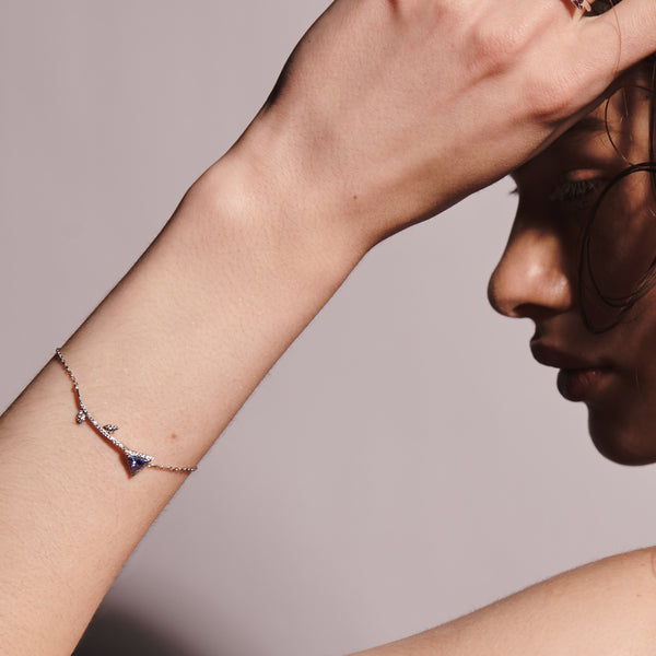 Mono Paperclip earring in white gold