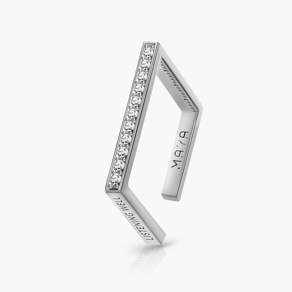 Mono Paperclip earring in white gold