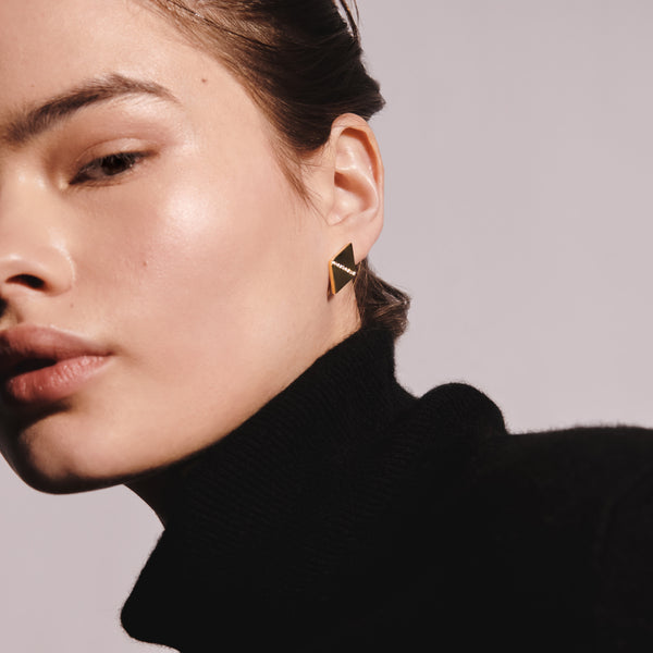 Mono Paperclip earring in white gold